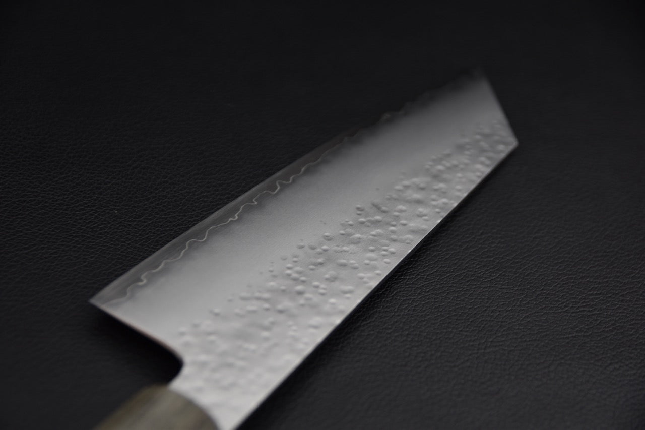 Couteau japonais bunka 180 mm — vue de la lame, double biseau