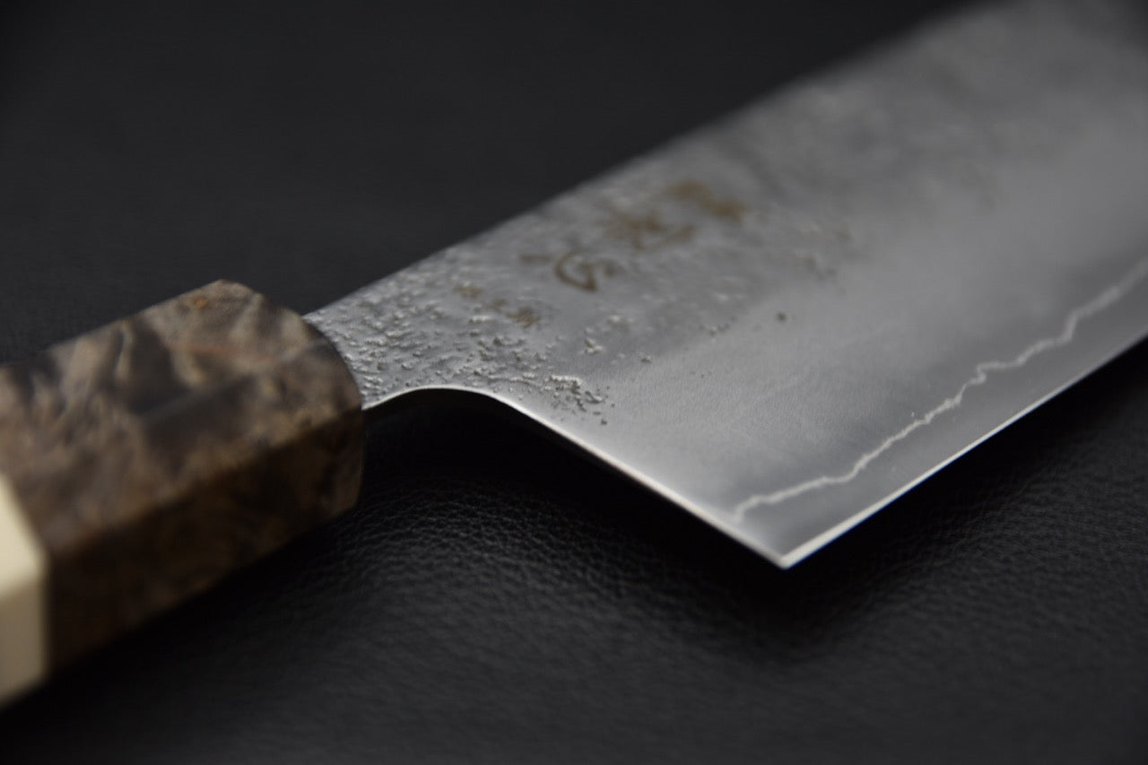 Hatsukokoro nakiri Ginsan — vue de dos, profil droit de la lame