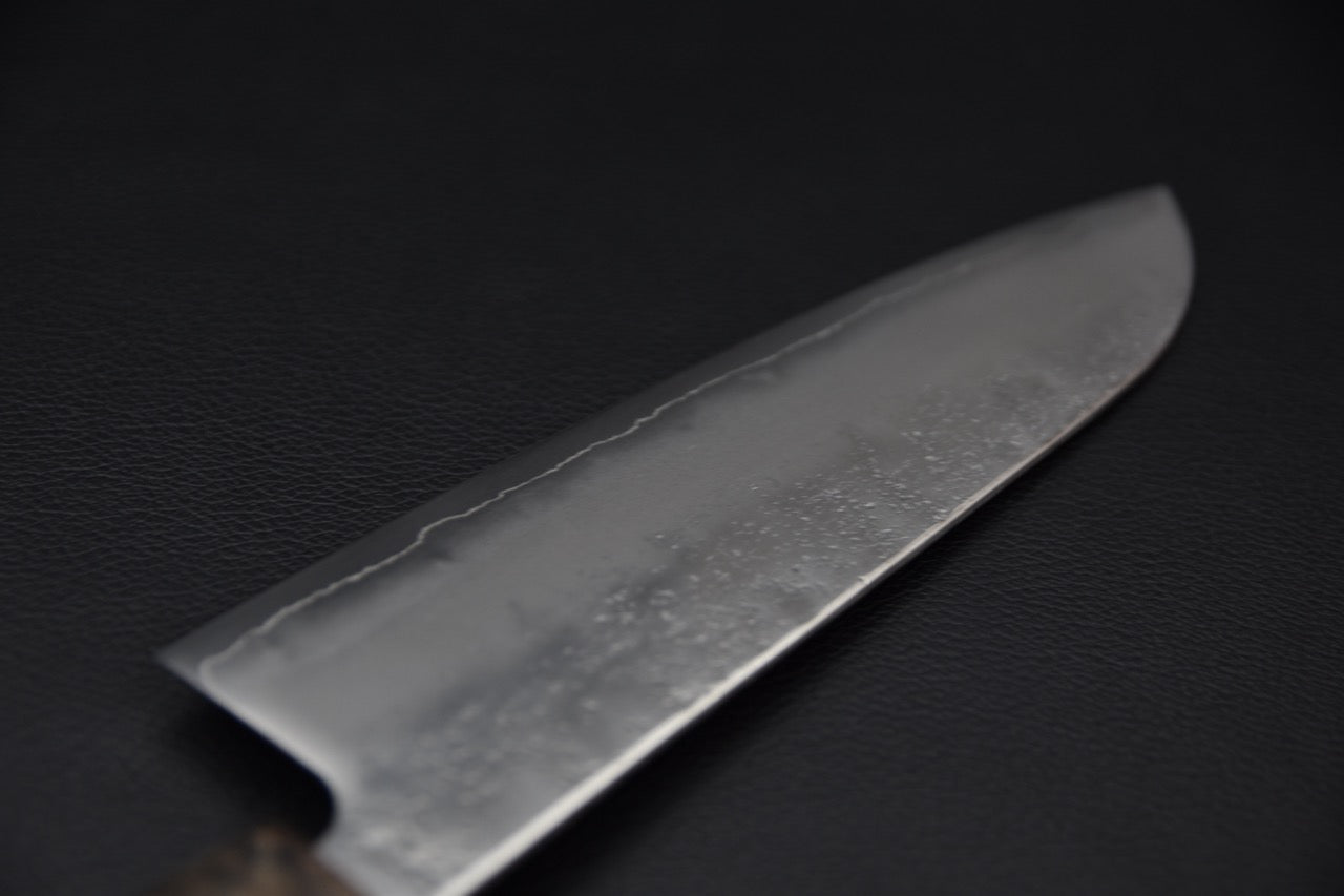 Hatsukokoro santoku Ginsan — détail de la pointe arrondie