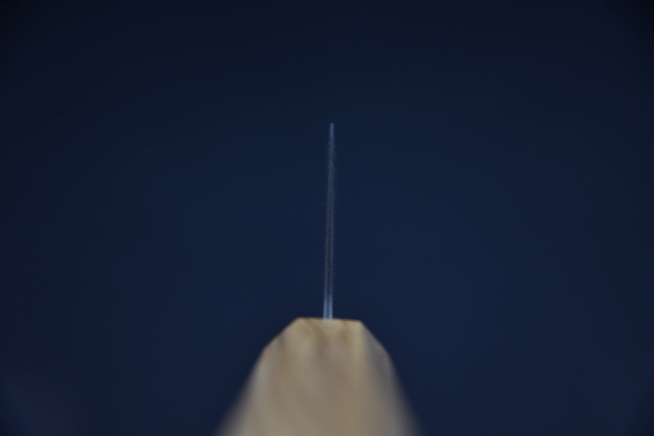 Couteau japonais bunka, vue de la finition de la lame