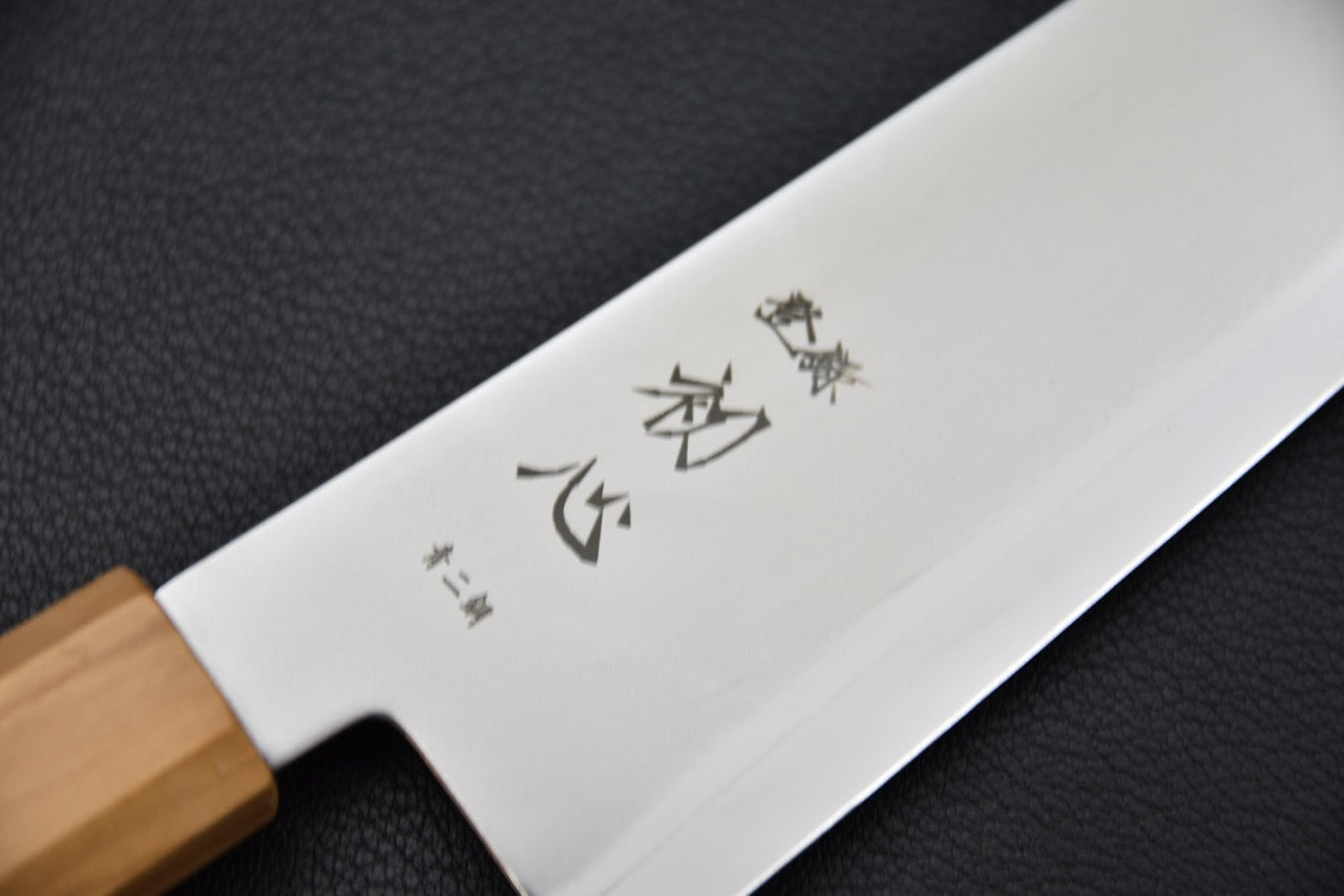 Hatsukokoro gyuto 210 mm — tranchant et pointe, couteau japonais