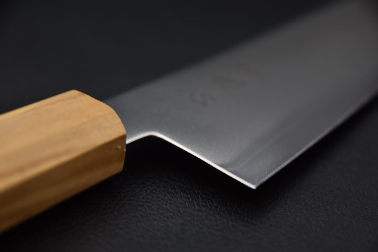 Hatsukokoro gyuto 210 mm — vue du dos de la lame, couteau japonais