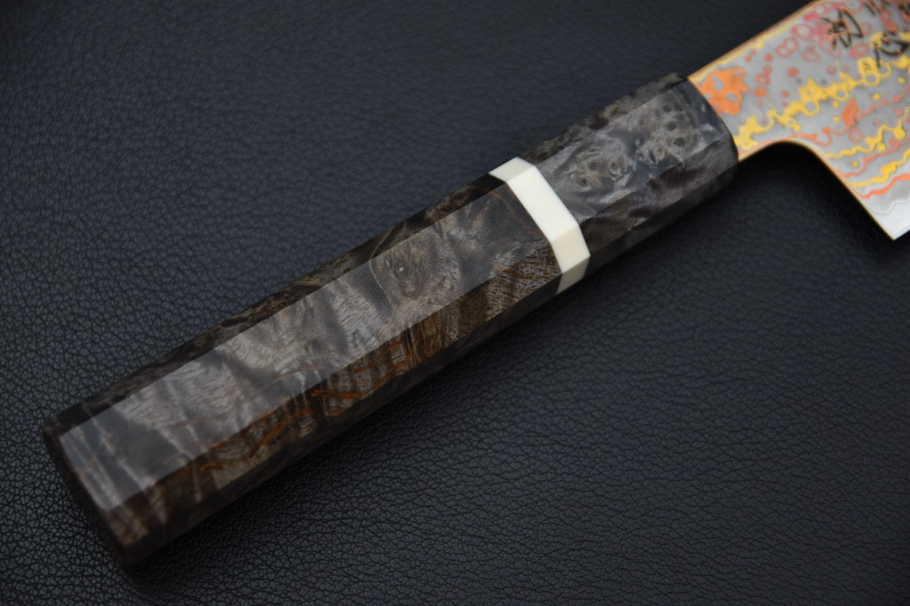 Hatsukokoro santoku couteau japonais — vue de dessus, dos de lame