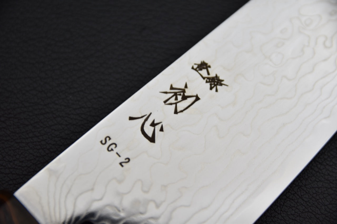 Hatsukokoro bunka 180 mm — gros plan sur les kanji gravés et la mention SG-2