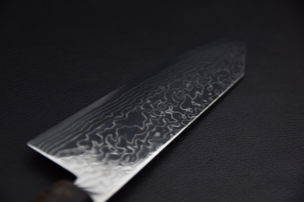 Hatsukokoro bunka 180 mm — détail du damas sur le talon de lame