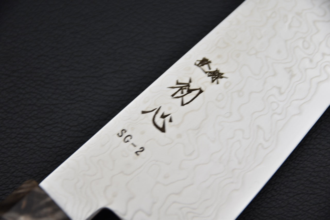 Hatsukokoro gyuto 210 mm SG2 — gravure des kanji et inscription SC-2 sur la lame