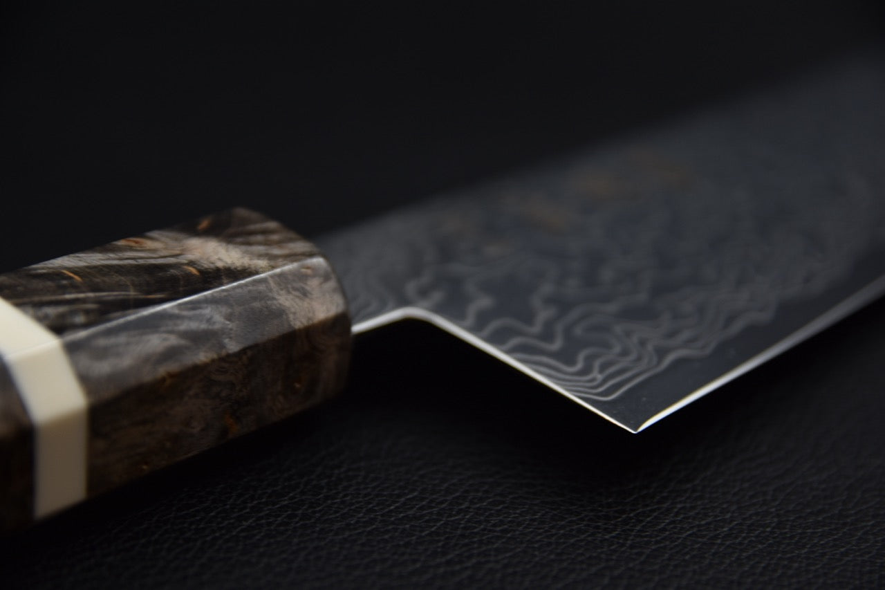 Hatsukokoro gyuto 210 mm SG2 — jonction manche et lame, virole et début du damas