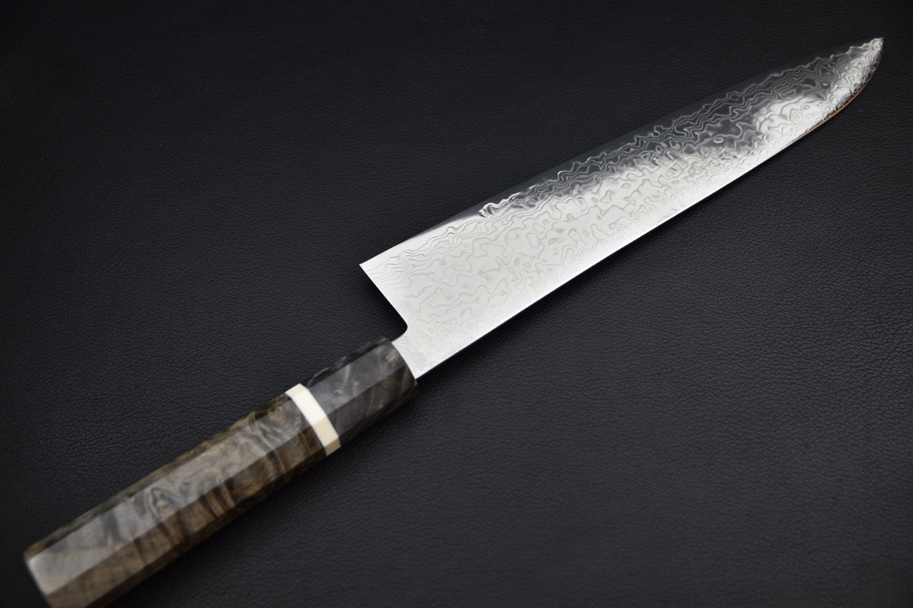 Hatsukokoro gyuto 240 mm SG2 — vue de profil côté droit, damas visible