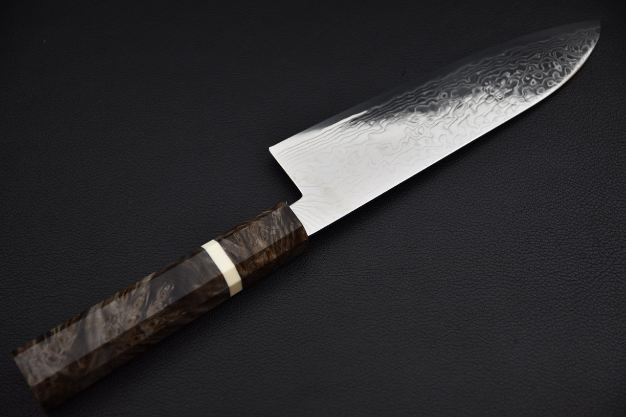 Hatsukokoro santoku 180 mm — vue d'ensemble, côté gauche, damas visible