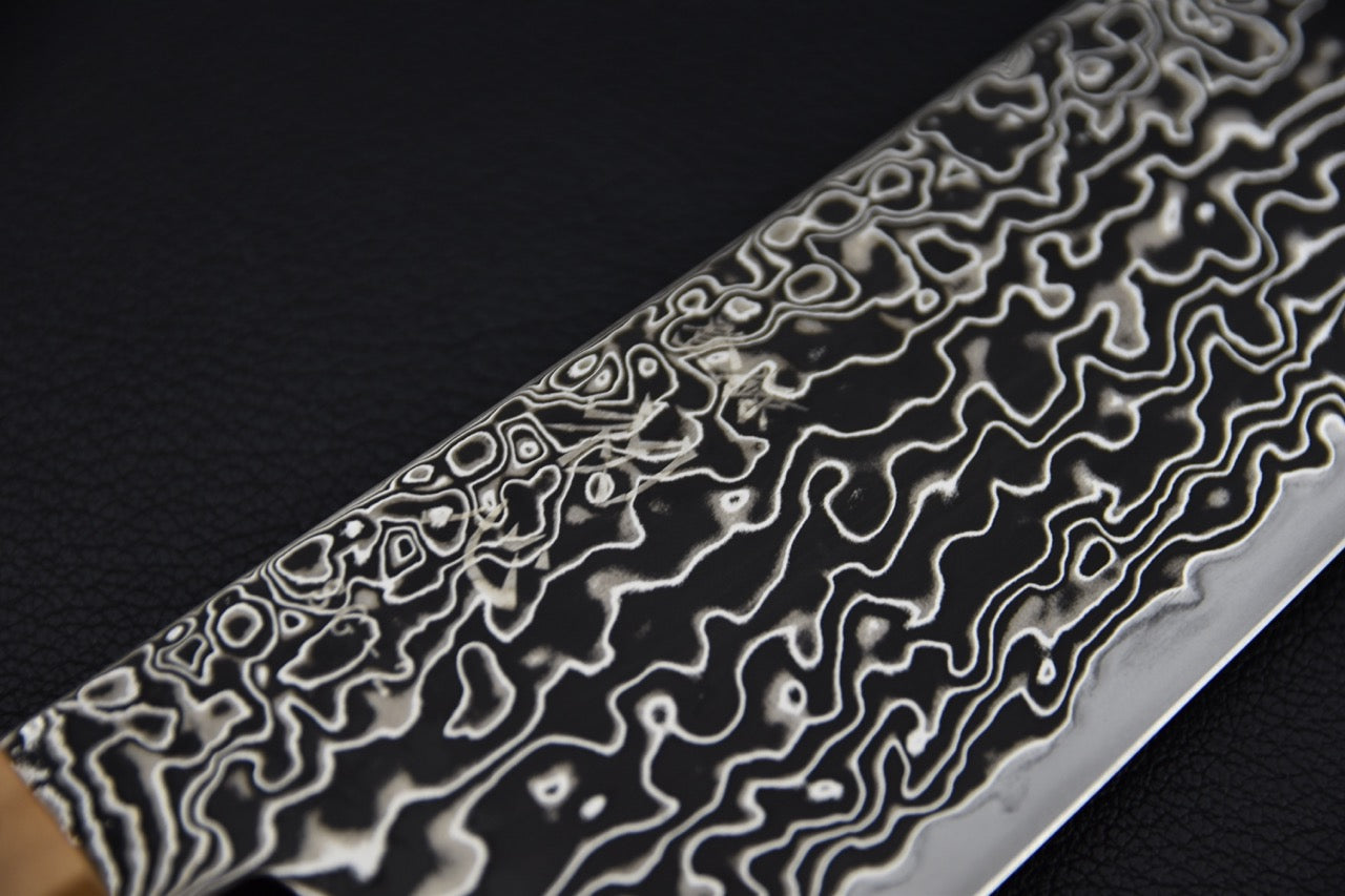 Gyuto japonais Hatsukokoro, détail du tranchant en acier SG2
