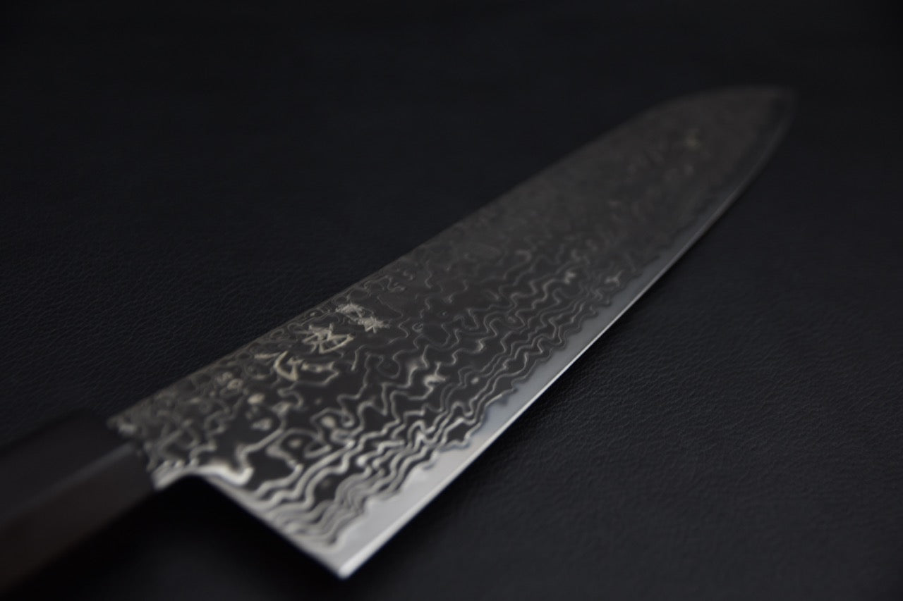 Couteau japonais gyuto 240 mm, vue de la lame côté gauche