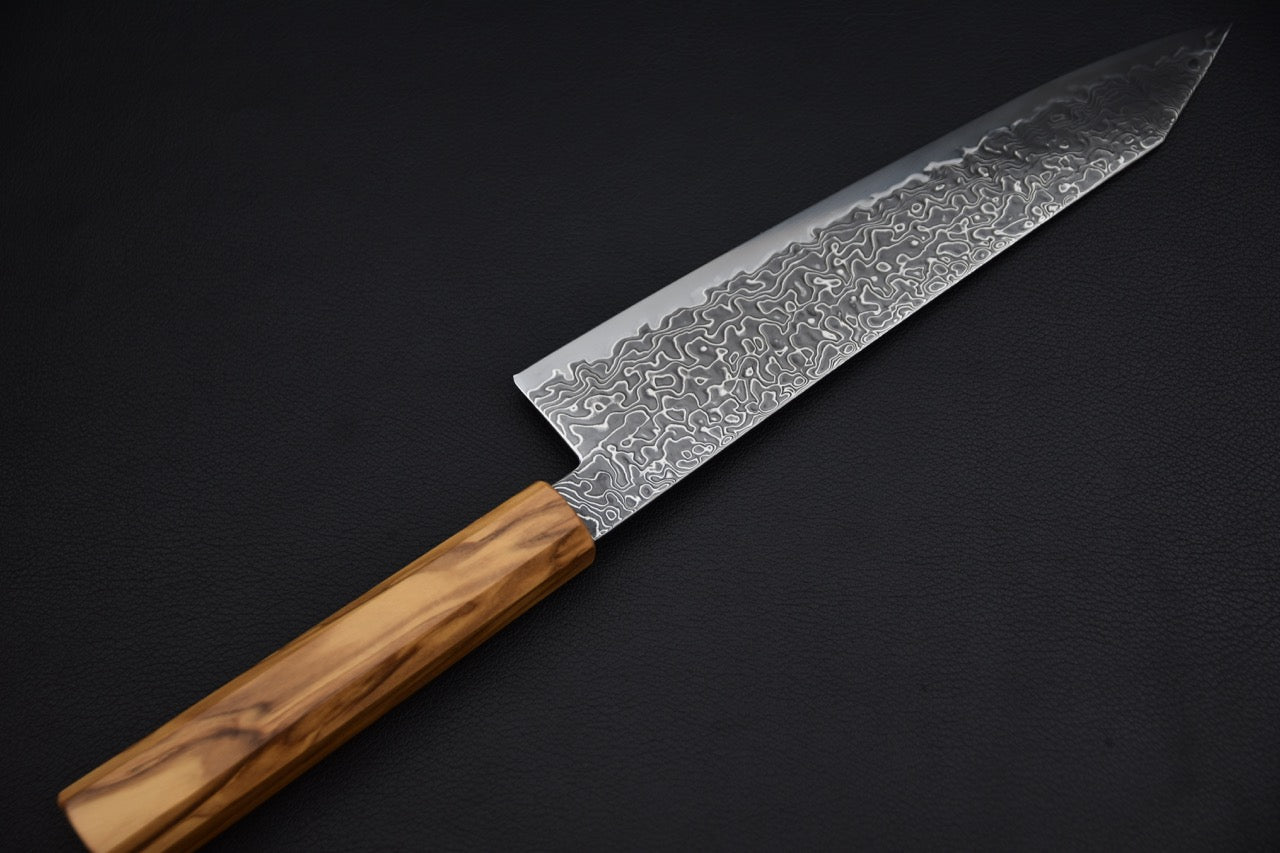 Couteau japonais kiritsuke 210 mm, détail de la pointe en k-tip