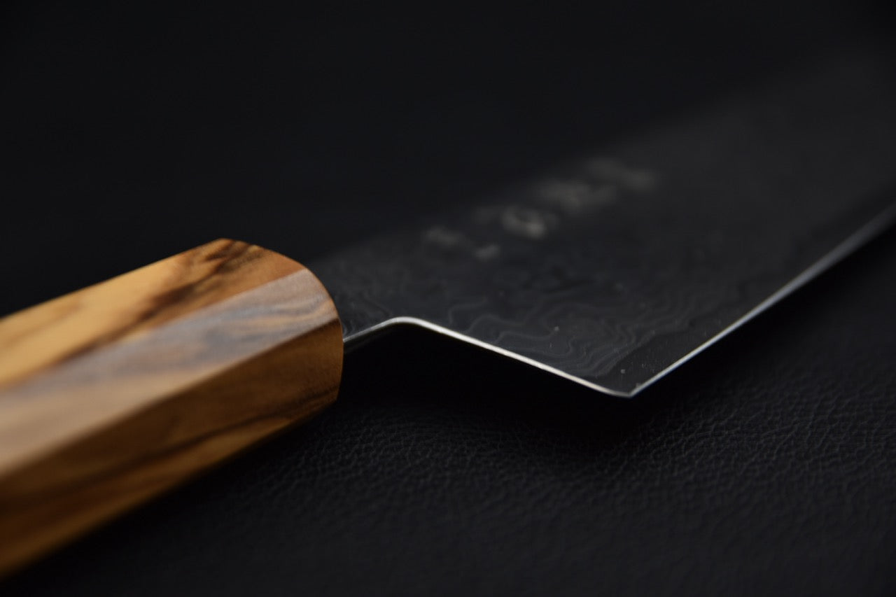 Couteau japonais kiritsuke 210 mm, détail du tranchant et de la finition de la lame