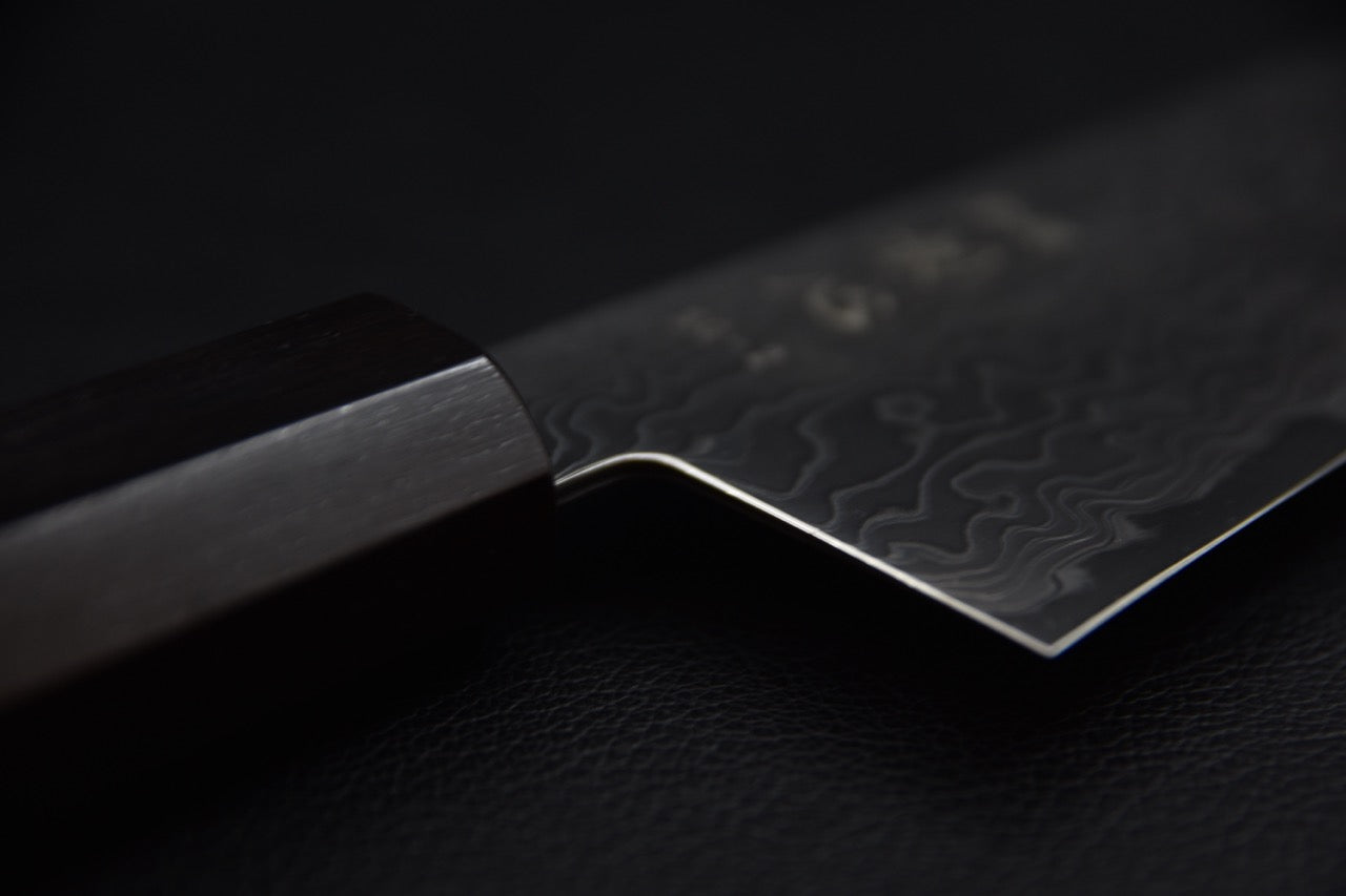 Couteau japonais kiritsuke 240 mm, dos de la lame et talon