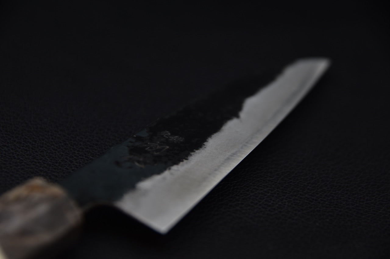 Couteau japonais avec lame en acier carbone