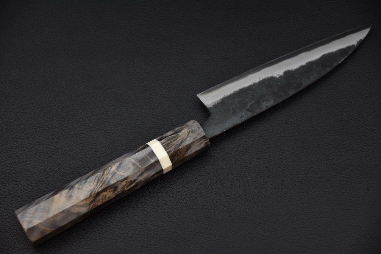 Couteau japonais avec manche en bois foncé