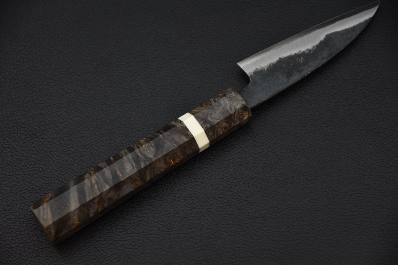 Couteau japonais avec manche en bois texturé