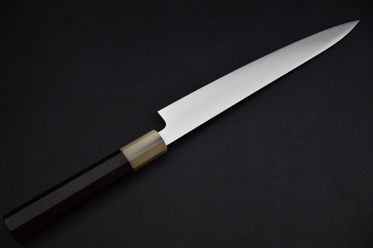 hitohira-ah-inox-petty-210mm-ebene-4.jpg,Petty couteau japonais 210 mm — détail de la pointe fine