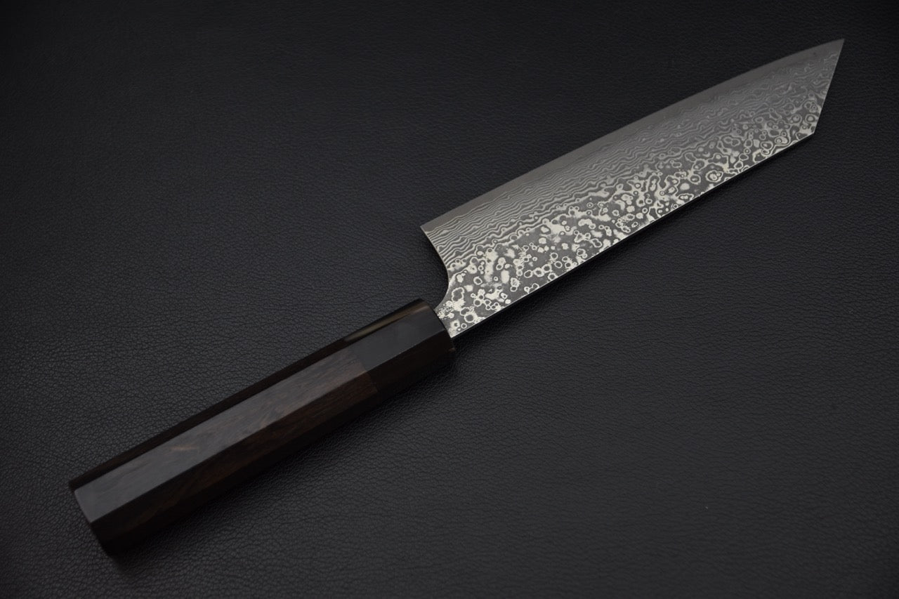 Couteau japonais bunka — vue du talon et de la hauteur de lame