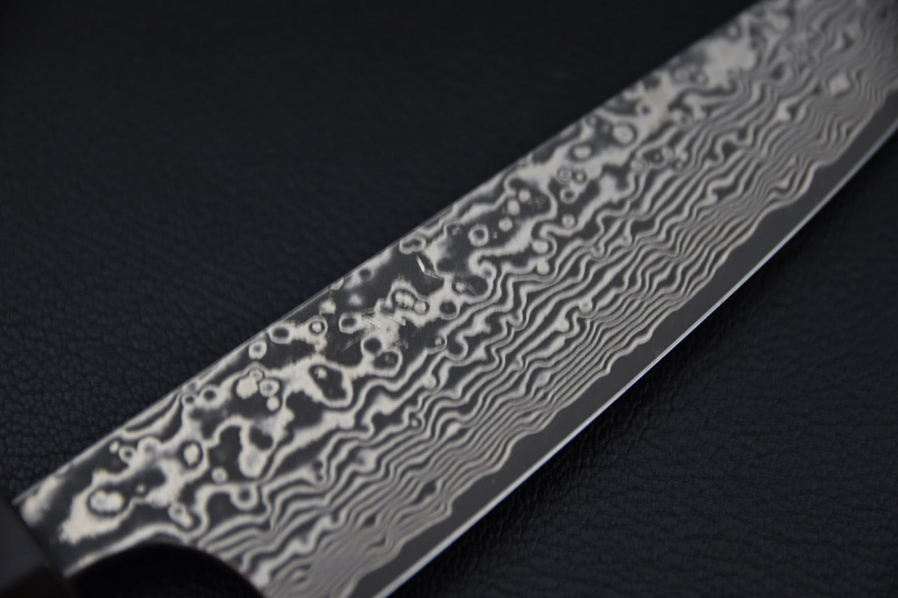 Petty japonais 135 mm — pointe fine et dos de lame, vue latérale