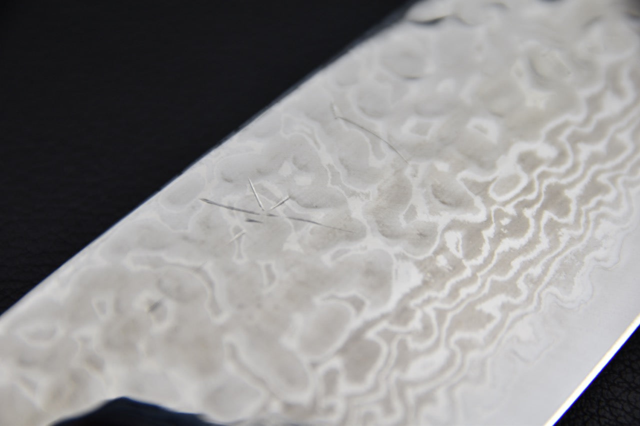 hitohira-futana-s3-tsuchime-damascus-santoku-170mm-noyer_3.jpeg,Hitohira Futana S3 Tsuchime Damascus Santoku 170mm Noyer - vue 3
