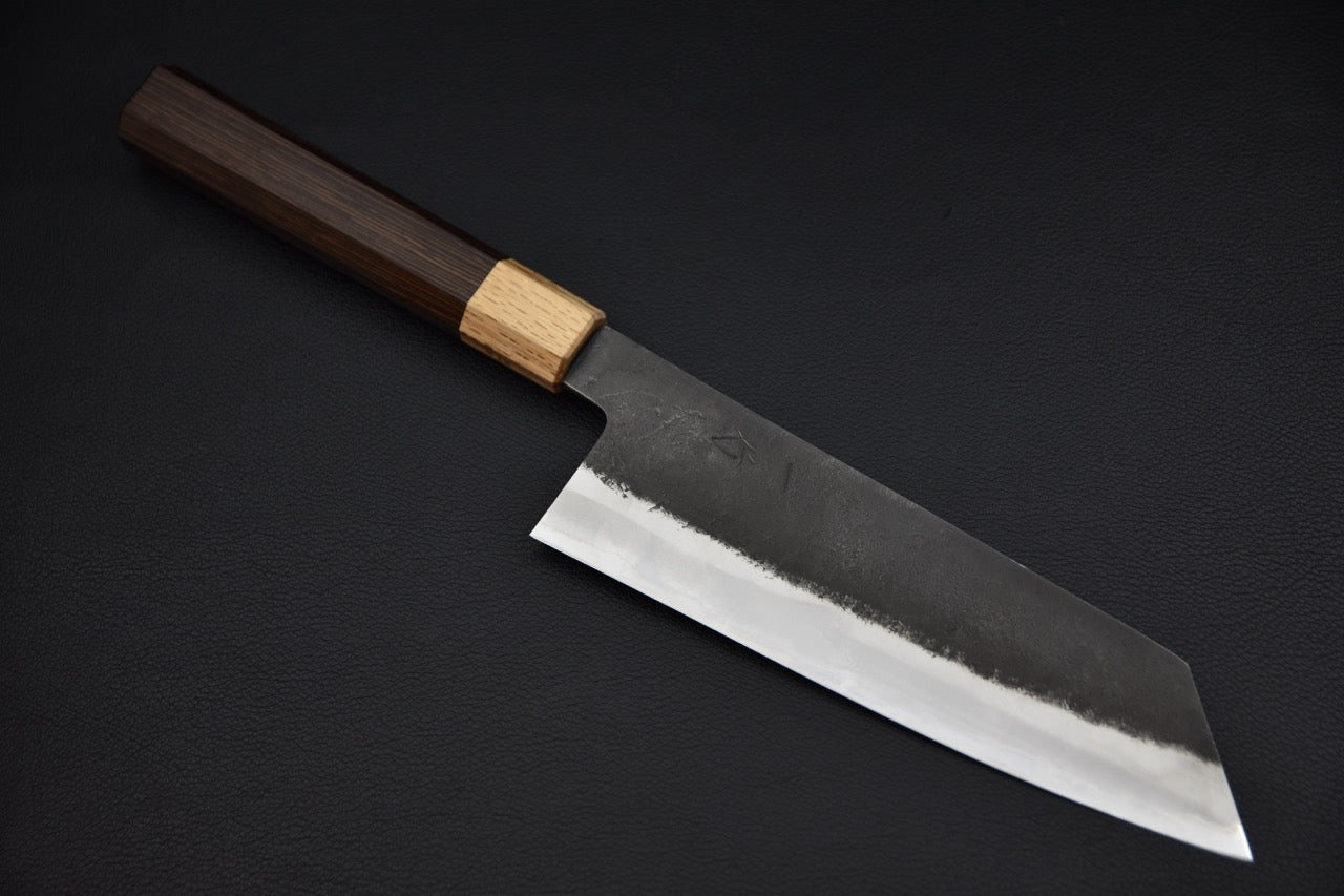 Couteau japonais bunka 180 mm — vue complète, finition nashiji sur jigane