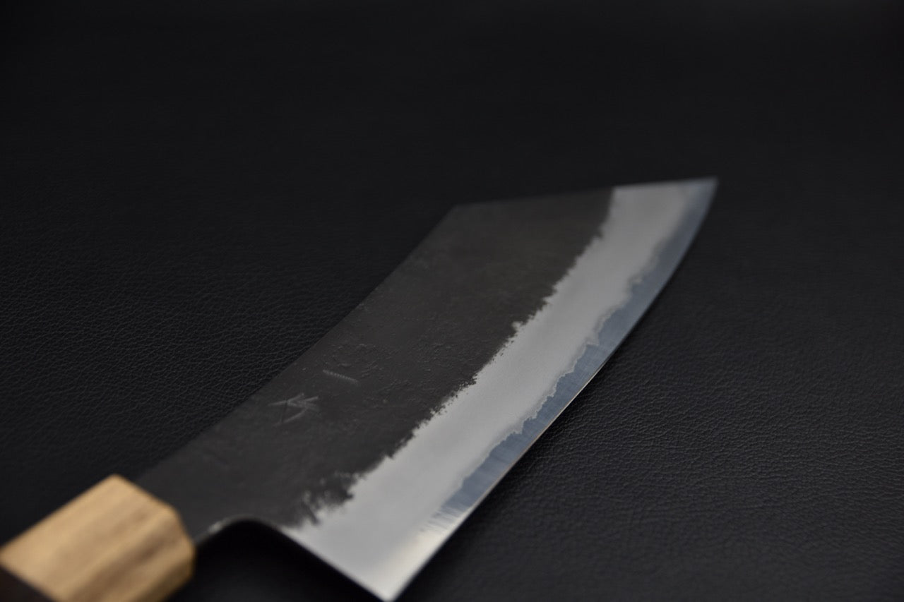 Couteau japonais 180 mm — profil de lame, finition nashiji sur jigane
