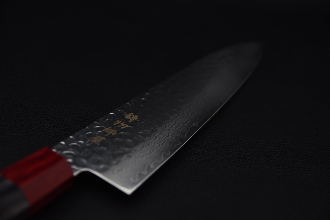 Hitohira gyuto 210 mm — profil de lame, finition tsuchime martelée