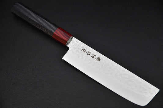 Hitohira nakiri VG10 tsuchime — vue complète, couteau japonais sur fond neutre