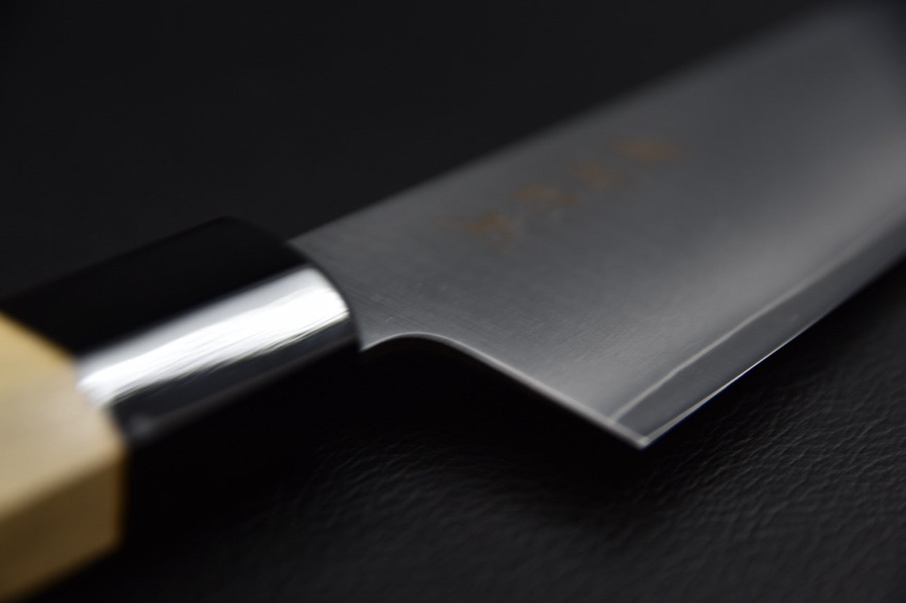 Santoku japonais VG-1 — vue du dos de lame et du profil haut