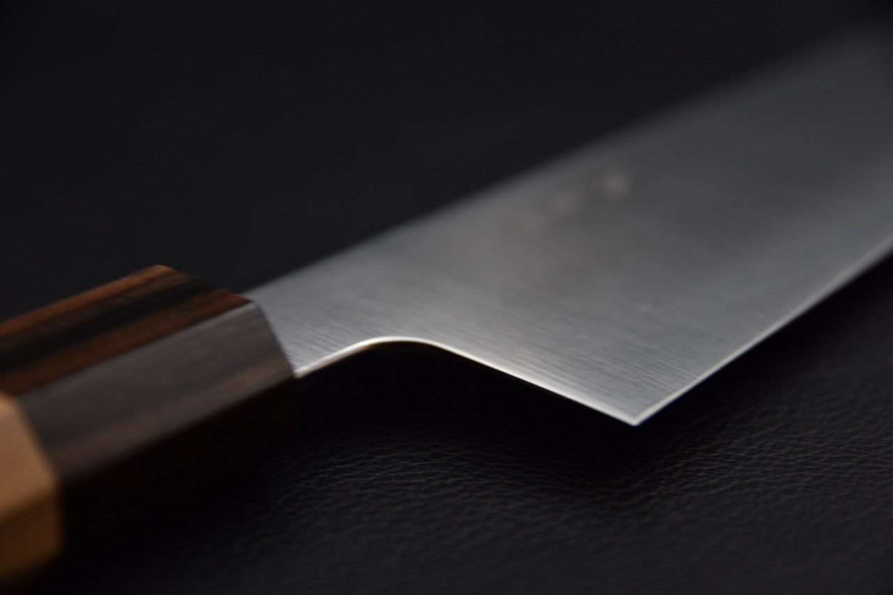 Hitohira gyuto 210 mm — talon de lame et jonction manche, virole en bois foncé