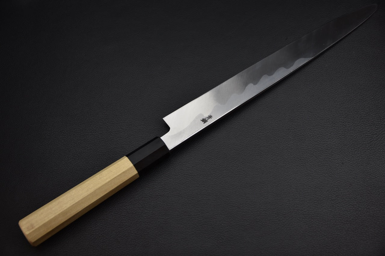 Hitohira yanagiba 270 mm — vue de la lame côté dos, finition diffuse, couteau japonais