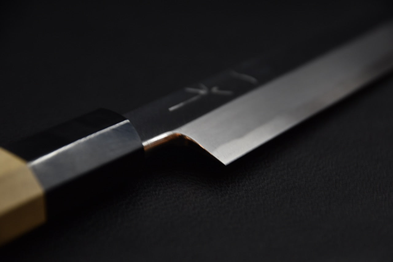 Hitohira yanagiba 270 mm — détail de la jonction manche et virole noire, couteau japonais
