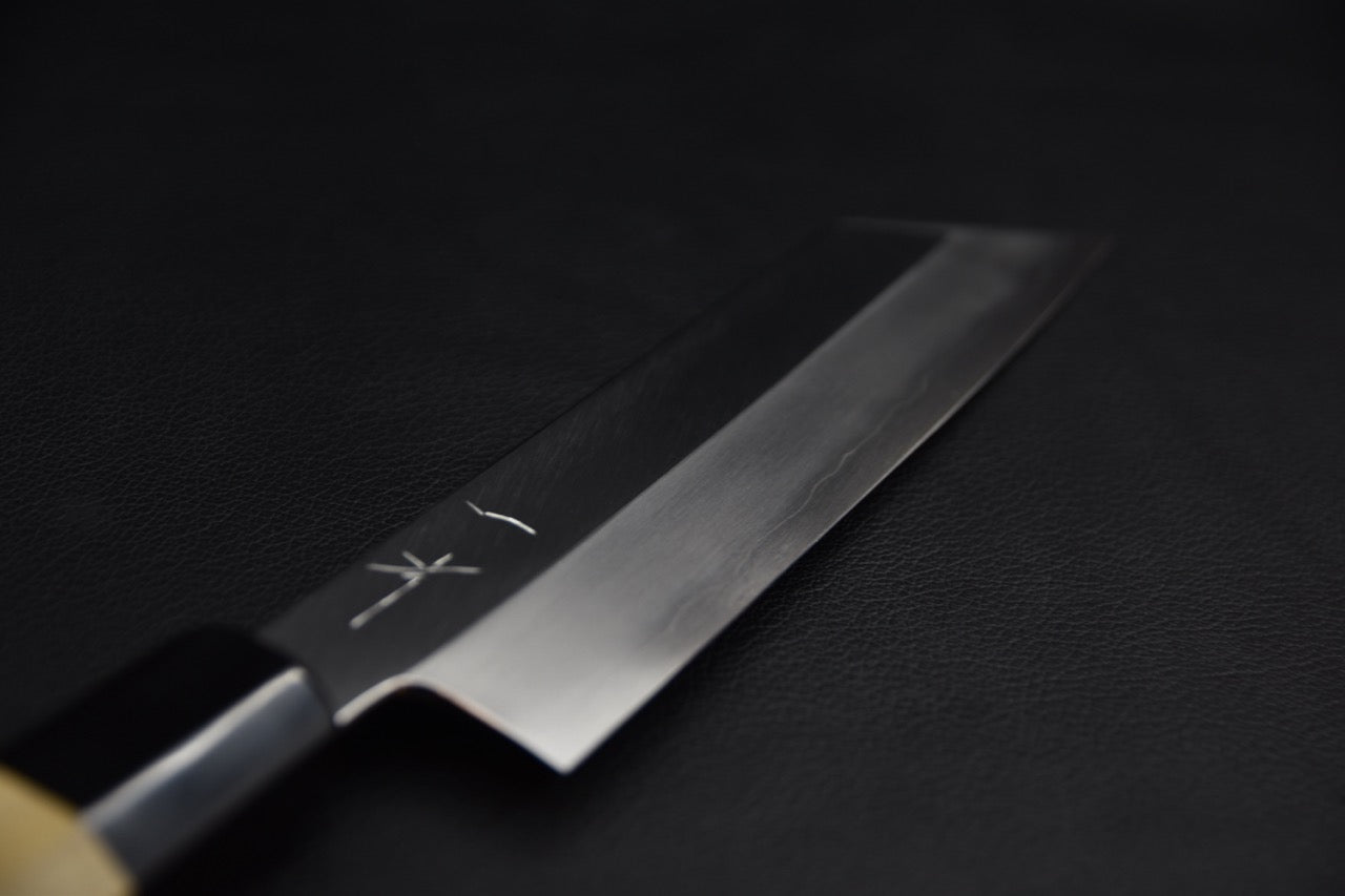 Hitohira Nakagawa couteau japonais 180 mm — lame vue de côté, finition polie