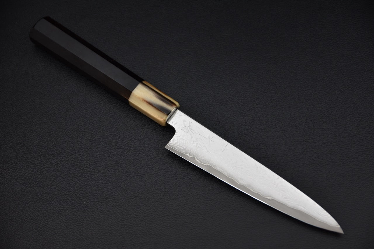 Hitohira petty 150 mm VG10 — vue complète du couteau japonais sur fond neutre