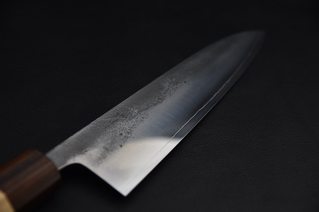 Hitohira gyuto 210 mm — profil de lame, finition nashiji et migaki visible