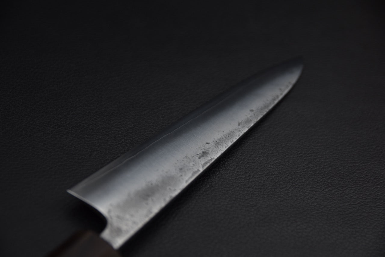 Hitohira Nihei petty 150 mm SKD — détail du tranchant et de la finition de forge