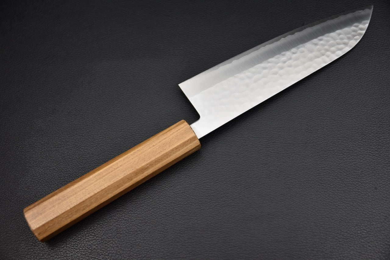 Santoku japonais 170 mm — vue du tranchant et de la pointe arrondie