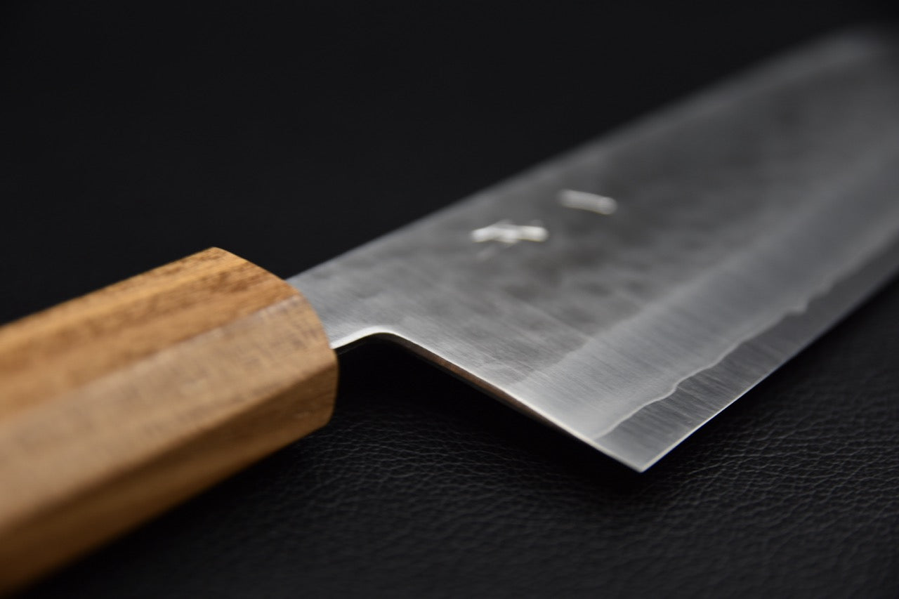 Hitohira santoku 170 mm — vue du dos de lame et profil haut