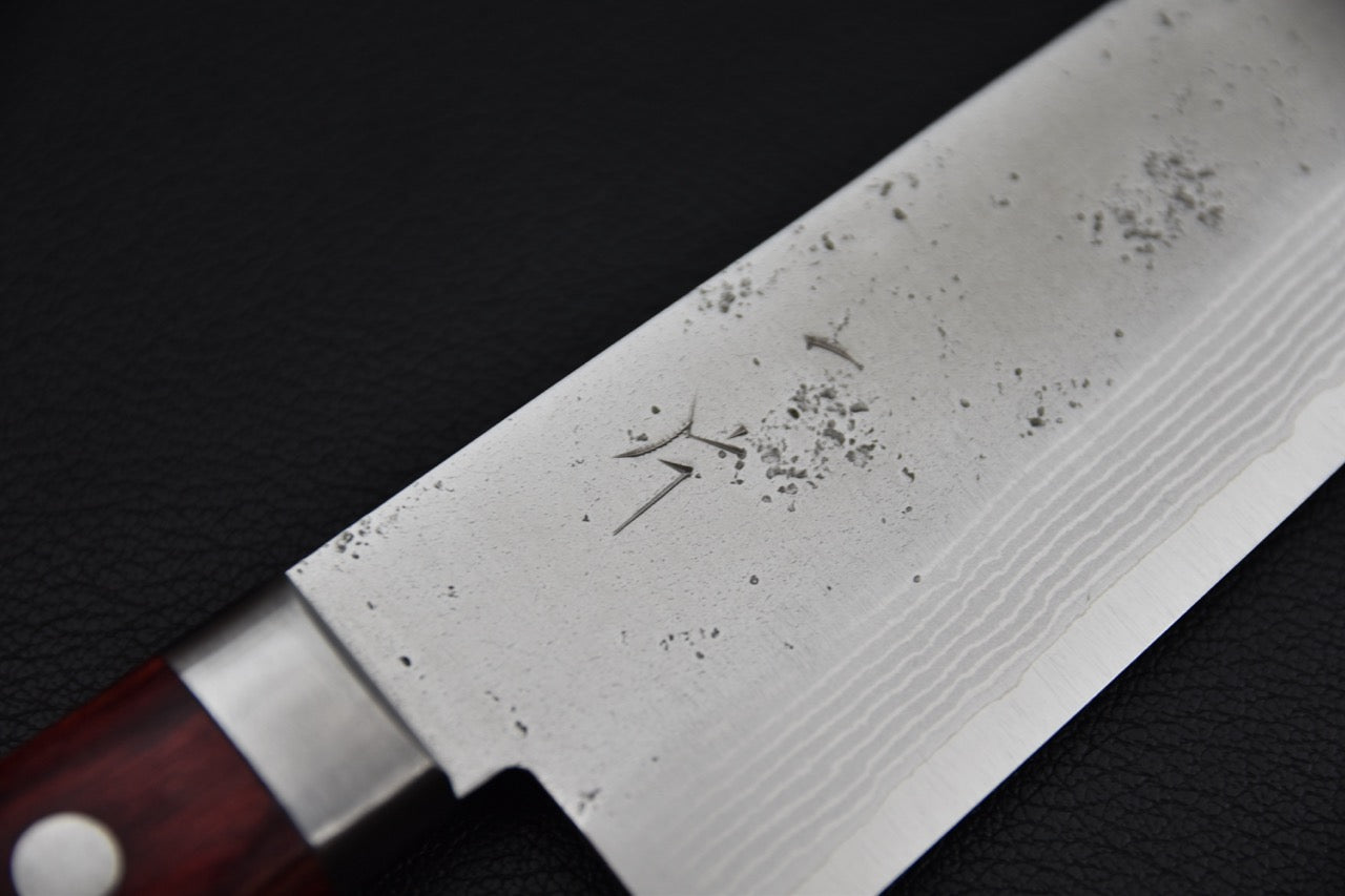 Gyuto japonais 180 mm — détail de la finition nashiji sur le corps de lame