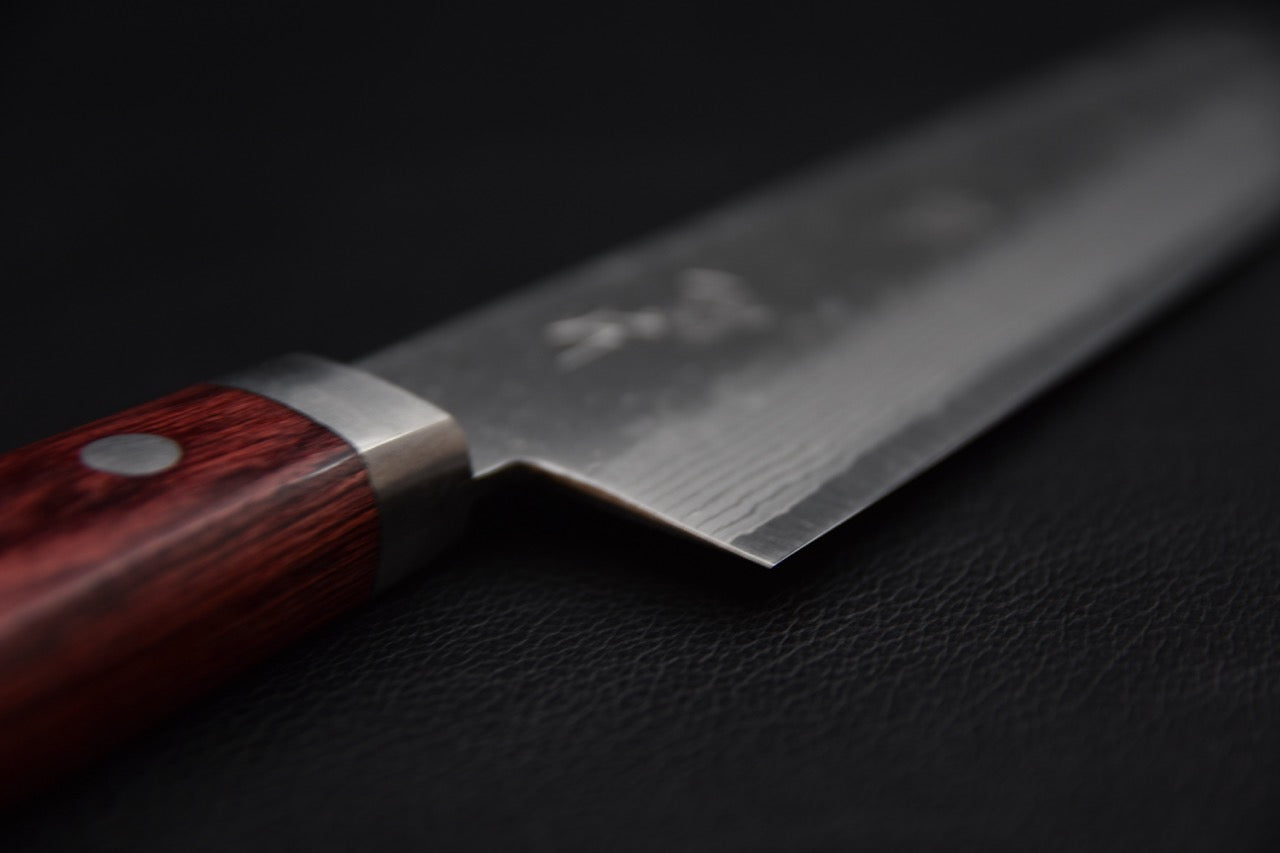 Gyuto japonais 180 mm — vue de la pointe de lame, finition nashiji
