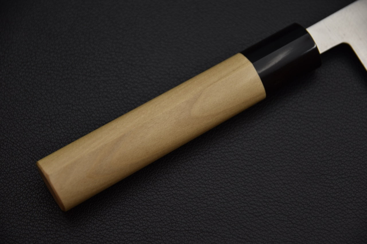 Couteau japonais santoku SKD, manche wa en magnolia, vue rapprochée