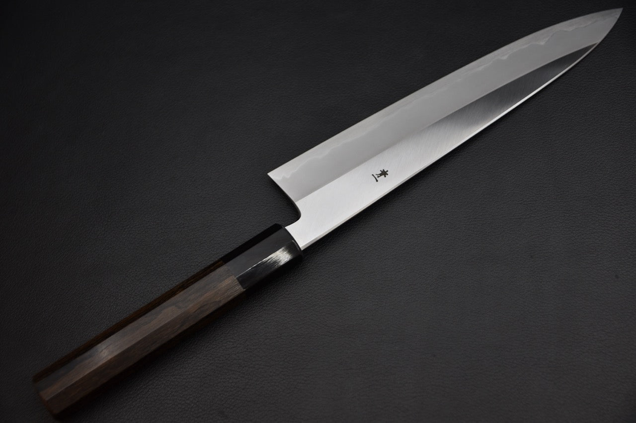 Couteau japonais gyuto — vue du talon et de la jonction lame-manche