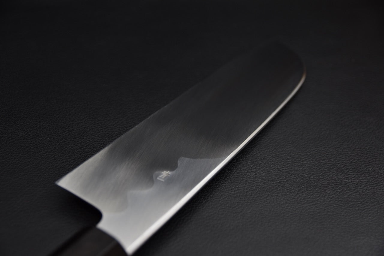 Couteau japonais kamagata usuba 225 mm — vue du talon carré et hauteur de lame
