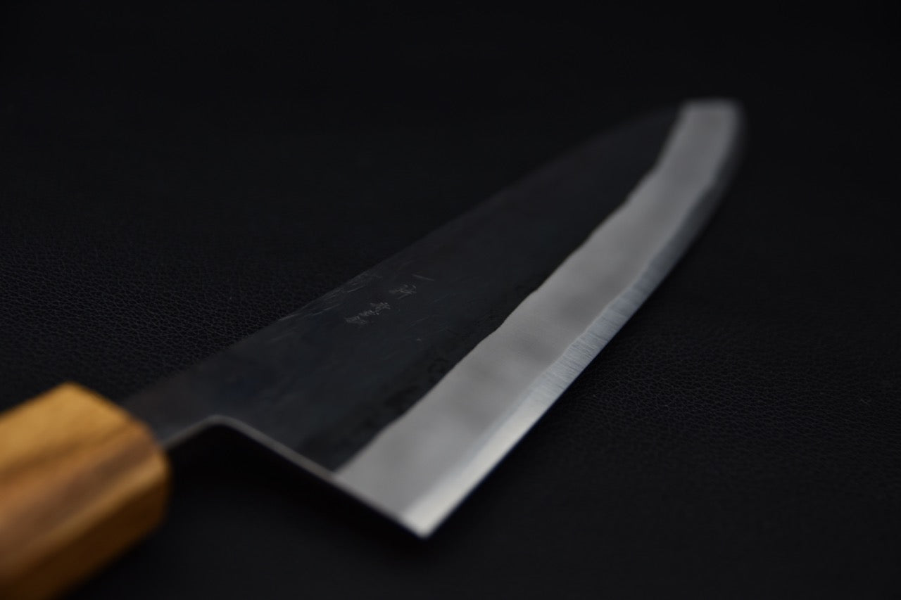 Couteau japonais Gyuto 210 mm en acier Aogami 2 avec manche en chêne et finition kurouchi