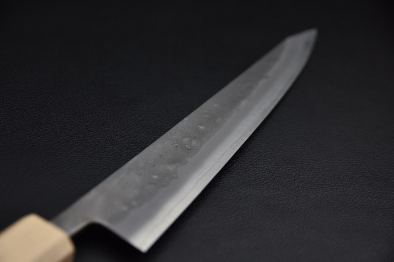 Hitohira TD sujihiki 240 mm, profil de lame, finition tsuchime et tranchant poli, couteau japonais
