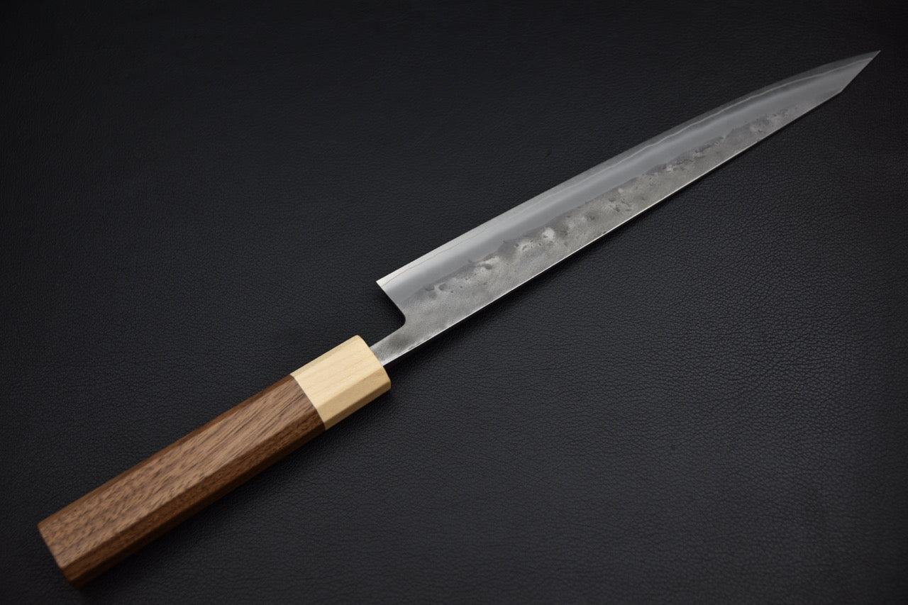 Hitohira TD sujihiki 240 mm, vue complète côté manche, manche wa en noyer et virole claire, couteau japonais