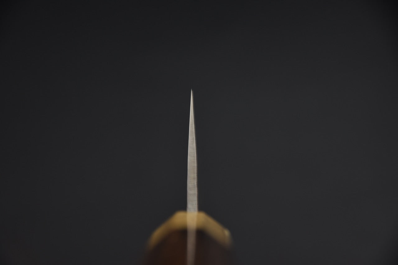 Couteau japonais bunka 170 mm — vue de profil sur la pointe, tranchant fin et géométrie k-tip