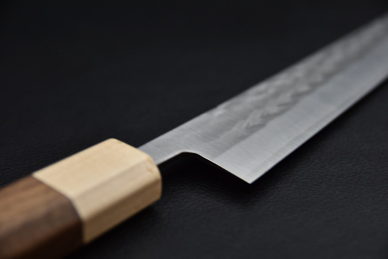 Hitohira TD sujihiki 240 mm — vue du talon, biseau et transition manche-lame
