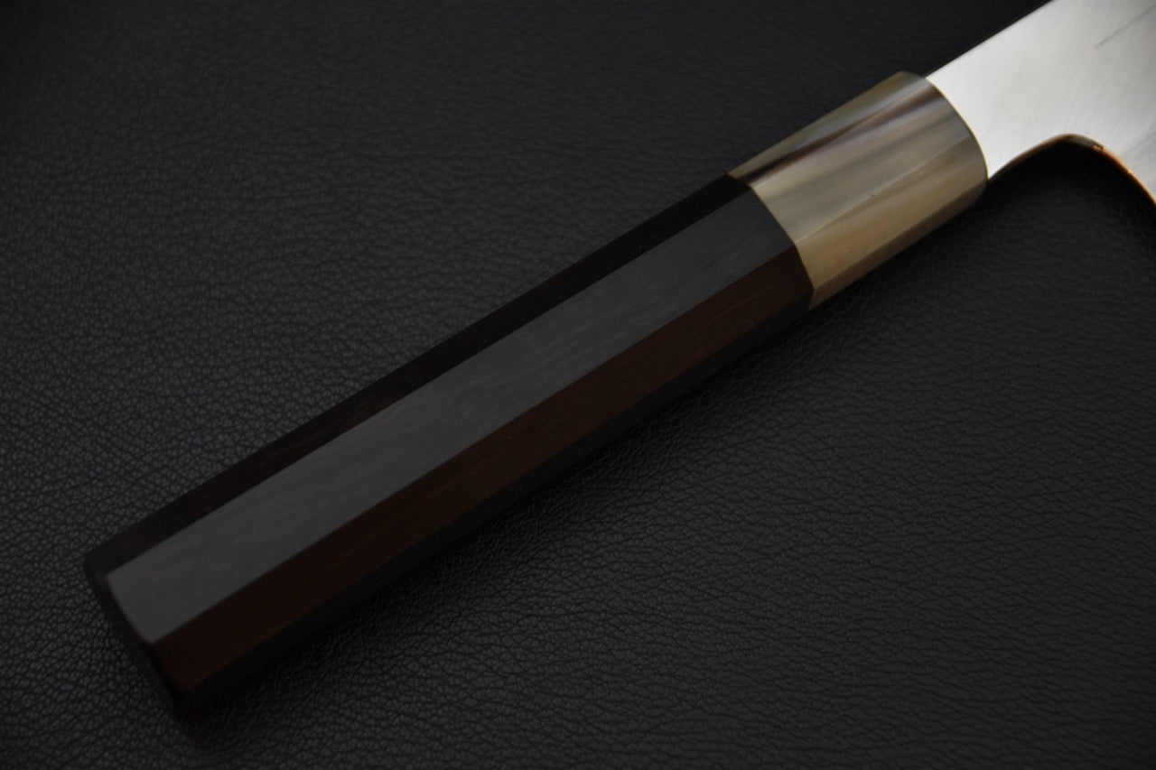 Gyuto couteau japonais — vue de la pointe de lame